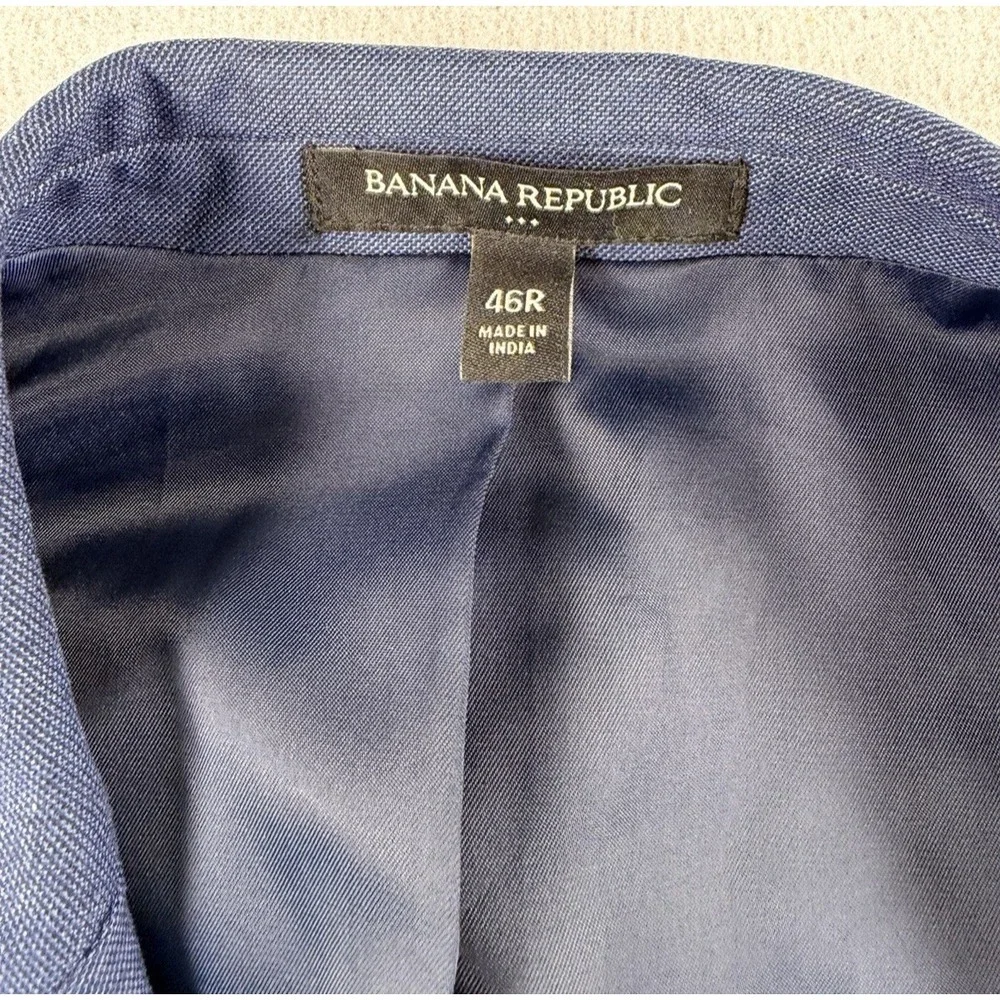 Banana Republic Blazer Jacket Sport Coat Mens 46R Slim Fit Polyester Navy NICE!